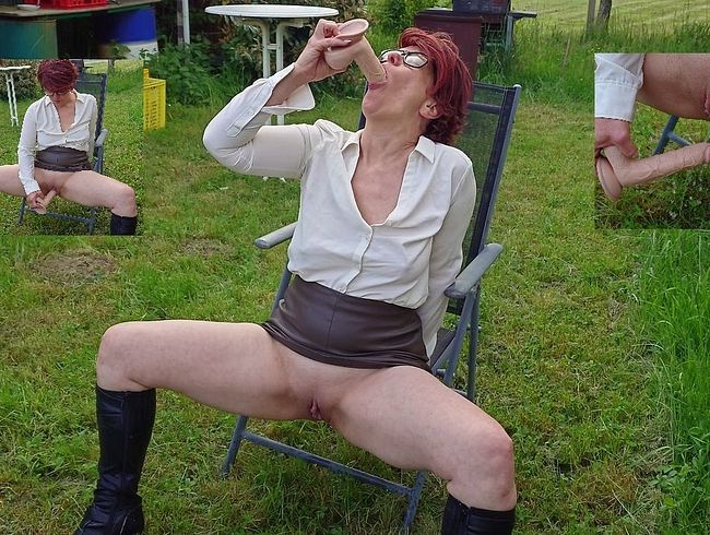 Nasser Dildofick im Garten